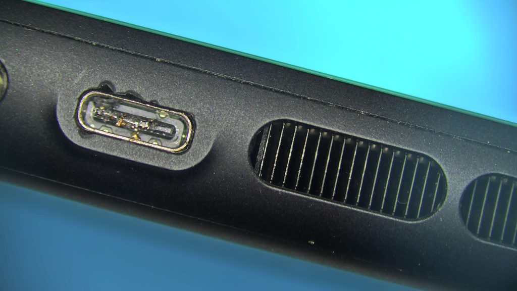 Switch破損した充電口上部